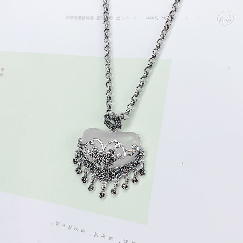 Romantic Silver Necklace for Special Moments