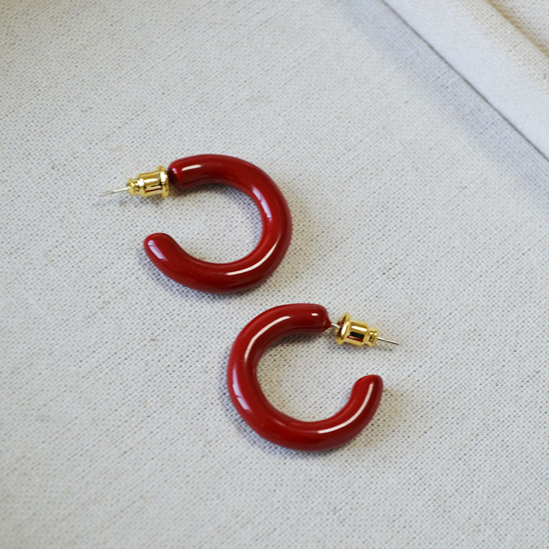 Charming Silver Earring for Any Occasion