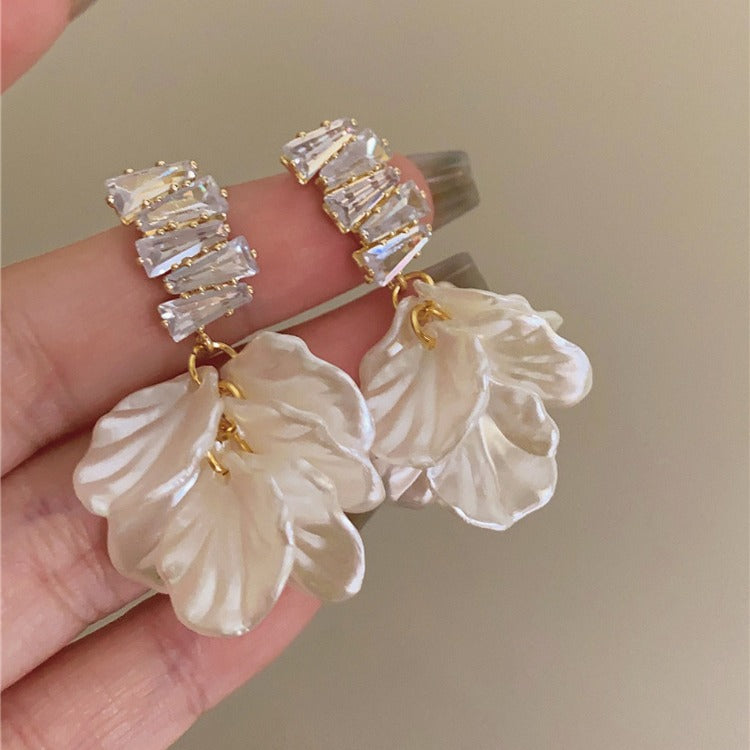 Romantic Earring for Special Moments
