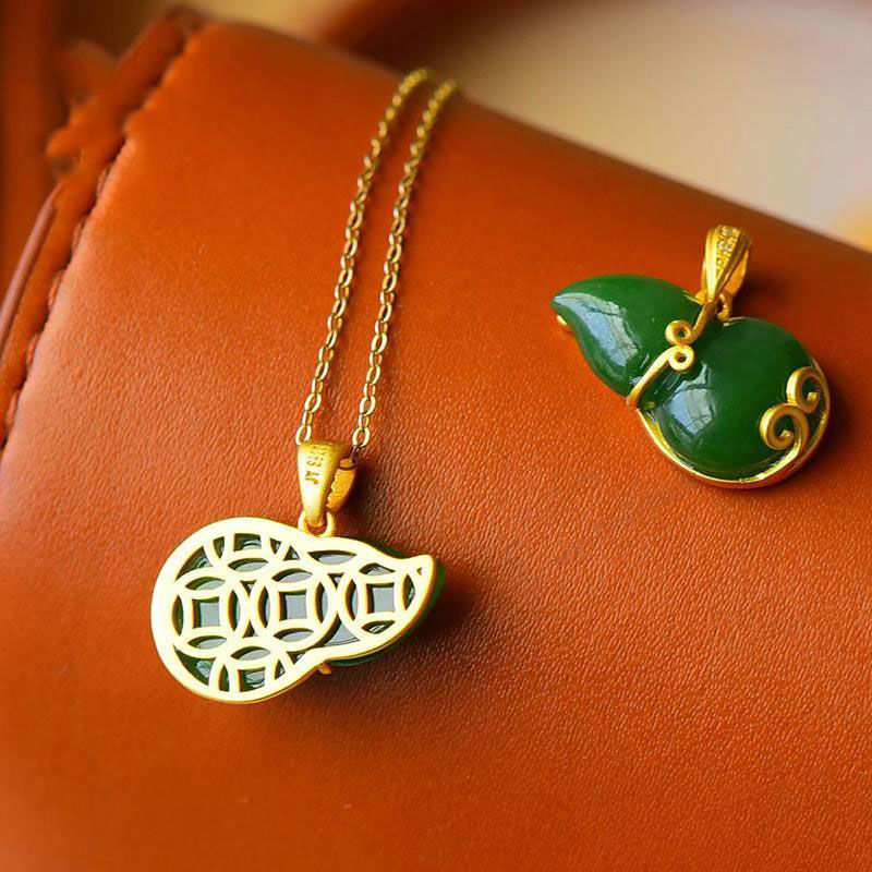 Charming Gold Necklace for Any Occasion