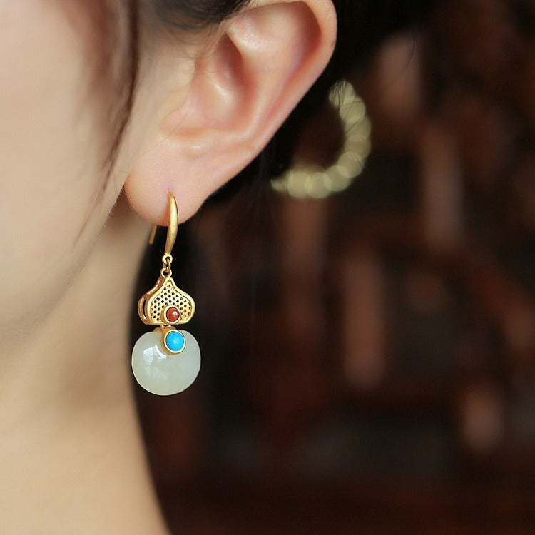 Elegant Gold Earring for Every Occasion
