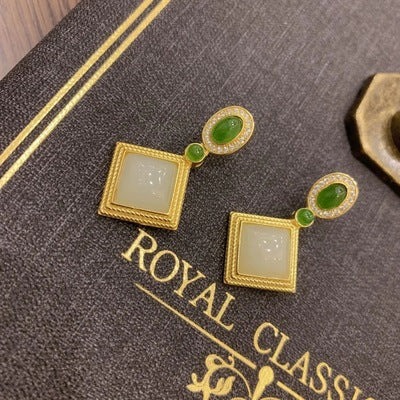 Romantic Silver Earring for Special Moments