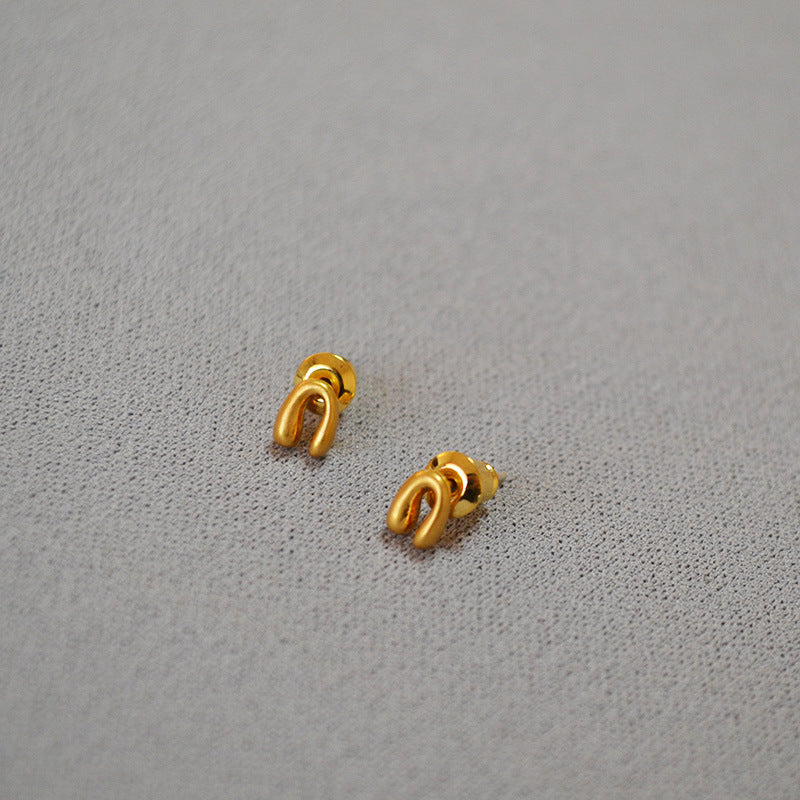 Classic Gold Earring with Timeless Appeal
