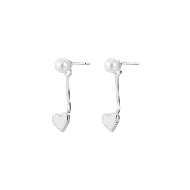Classic Pearl Earring with Timeless Appeal