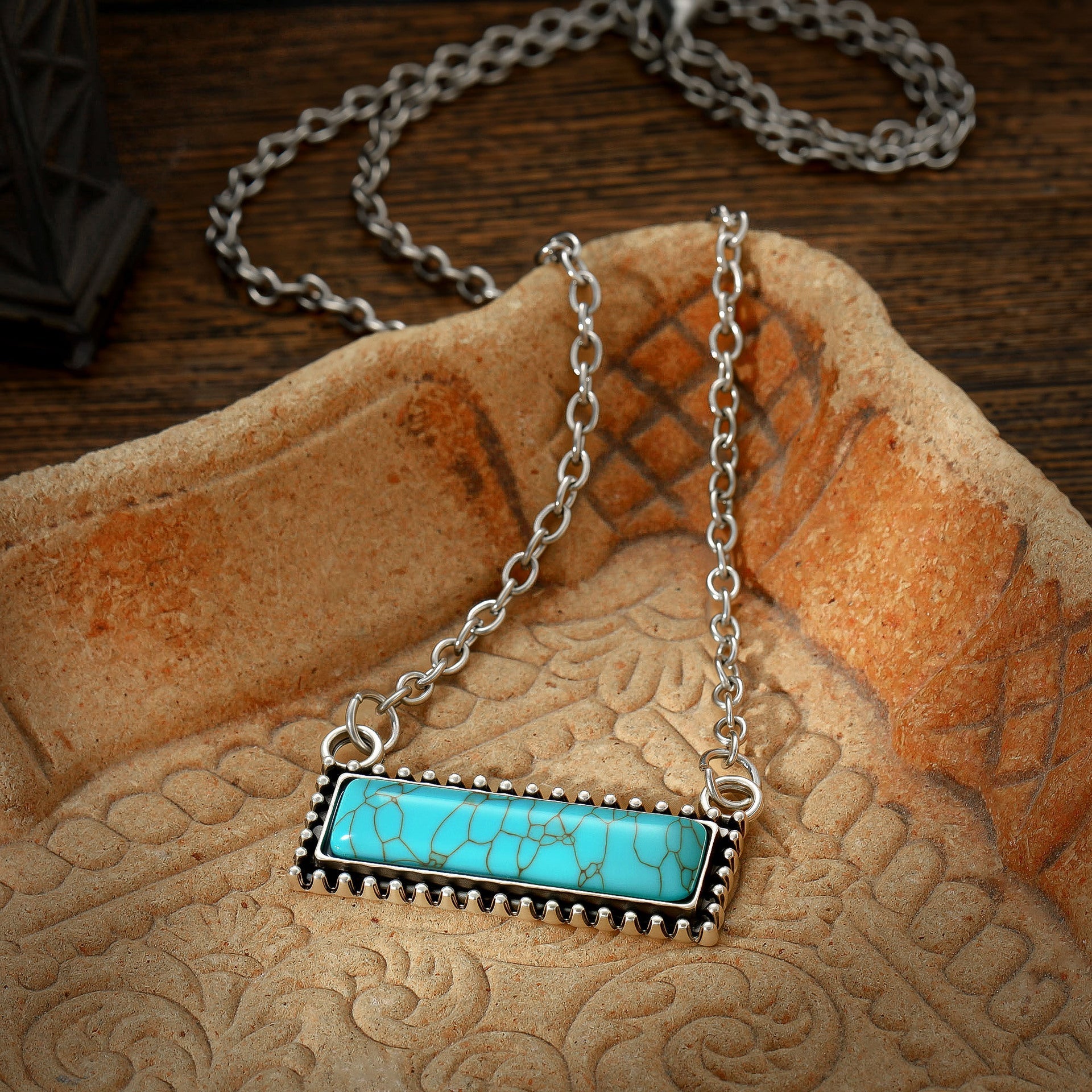 Charming Piece for Any Occasion