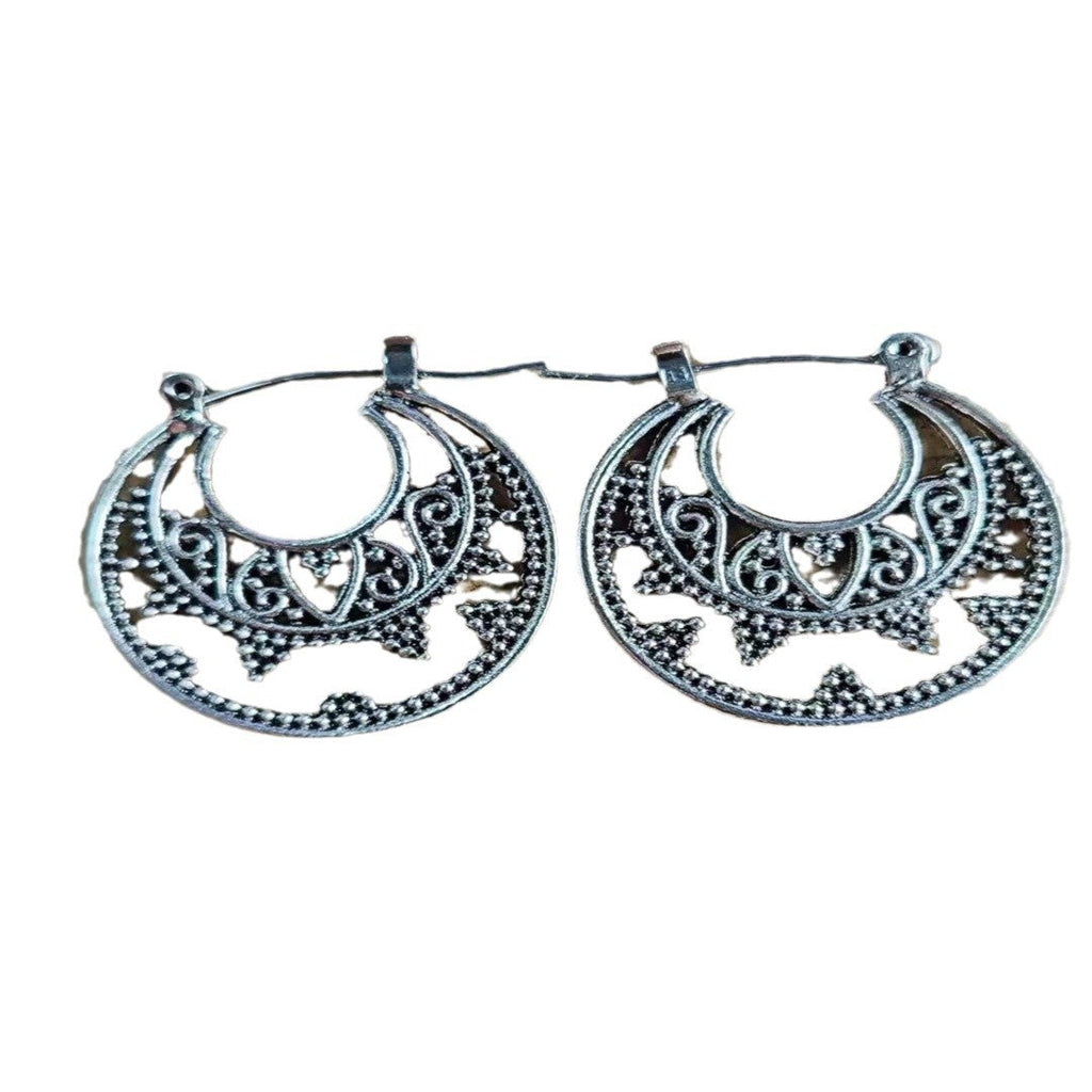 Charming Earring for Any Occasion