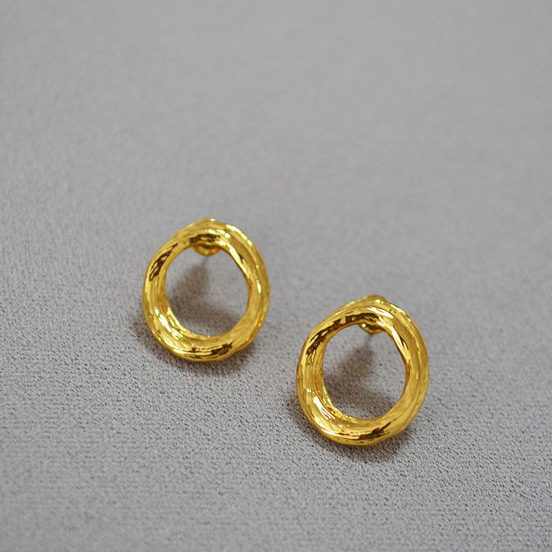 Beautiful Gold Earring with Unique Style