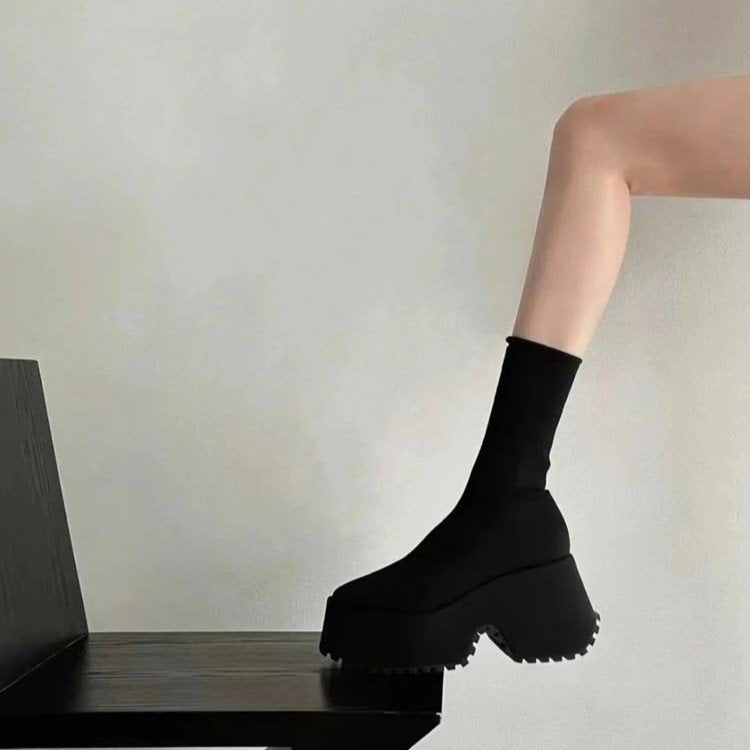 Graceful Orthopedic Boots for Modern Look