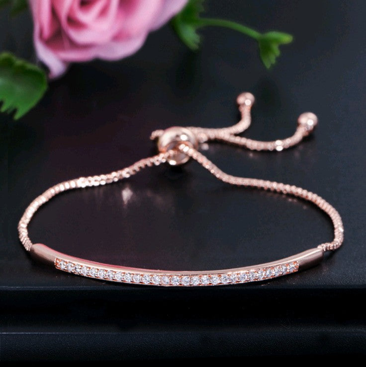 Classic Gold Bracelet with Timeless Appeal
