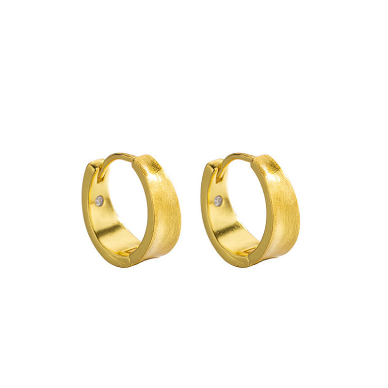 Classic Gold Earring with Timeless Appeal