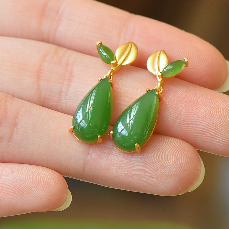 Classic Gold Earring with Timeless Appeal
