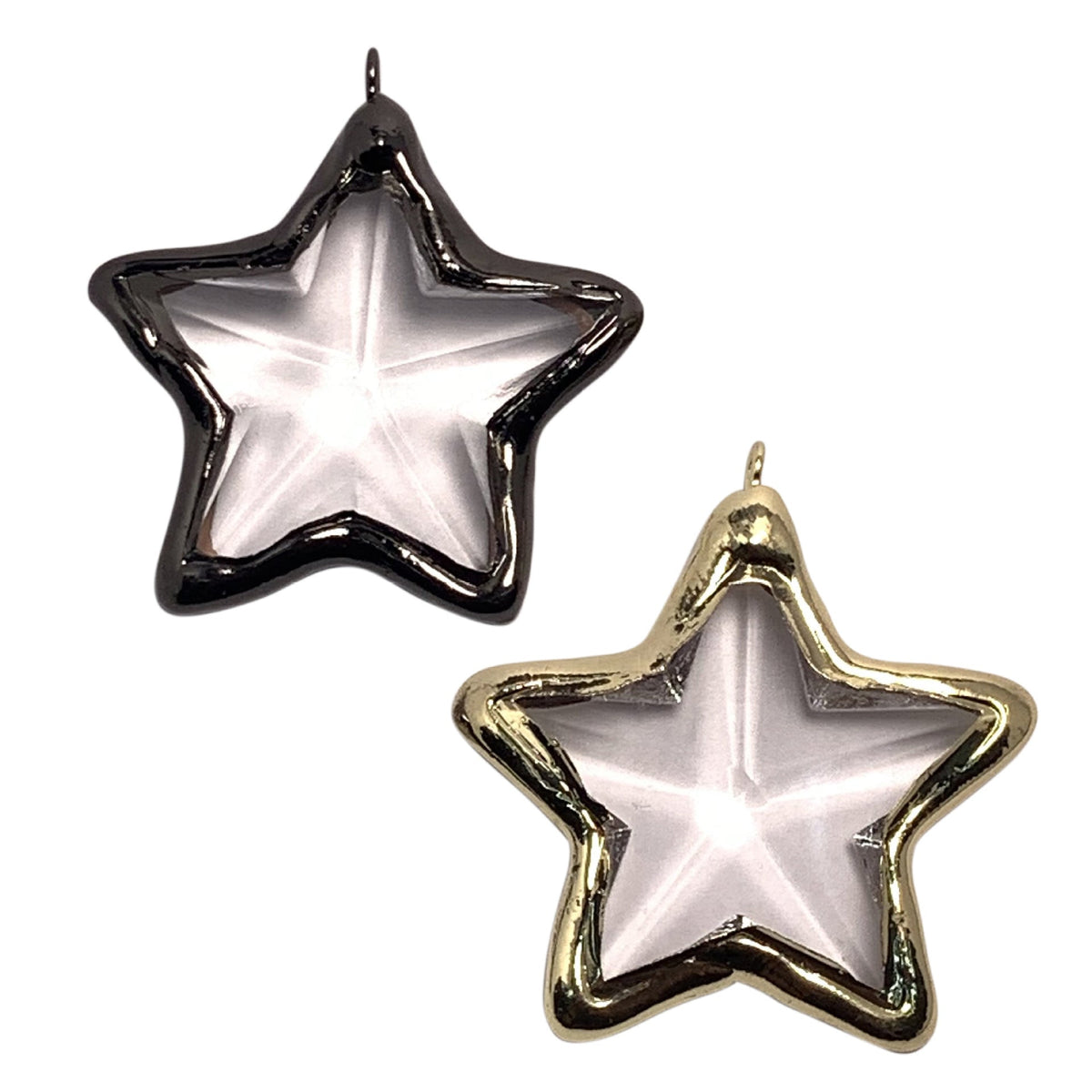 Classic Gold Pendant with Timeless Appeal
