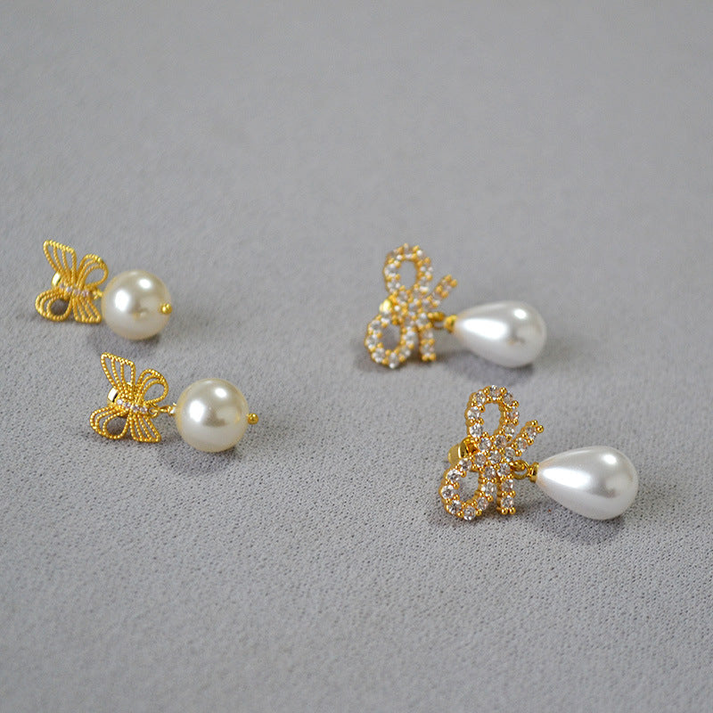 Charming Gold Earring for Any Occasion