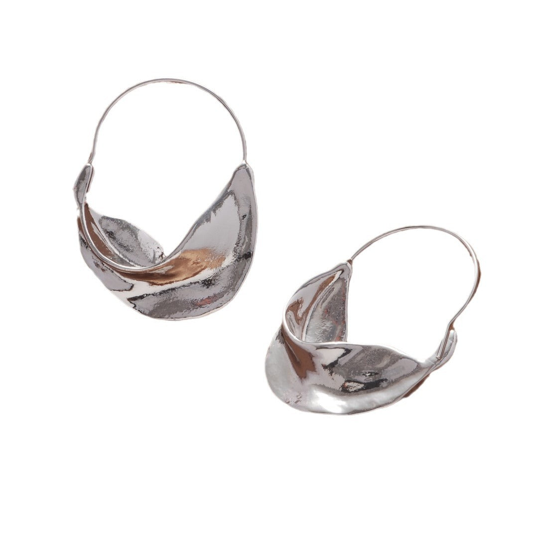 Romantic Gold Earring for Special Moments