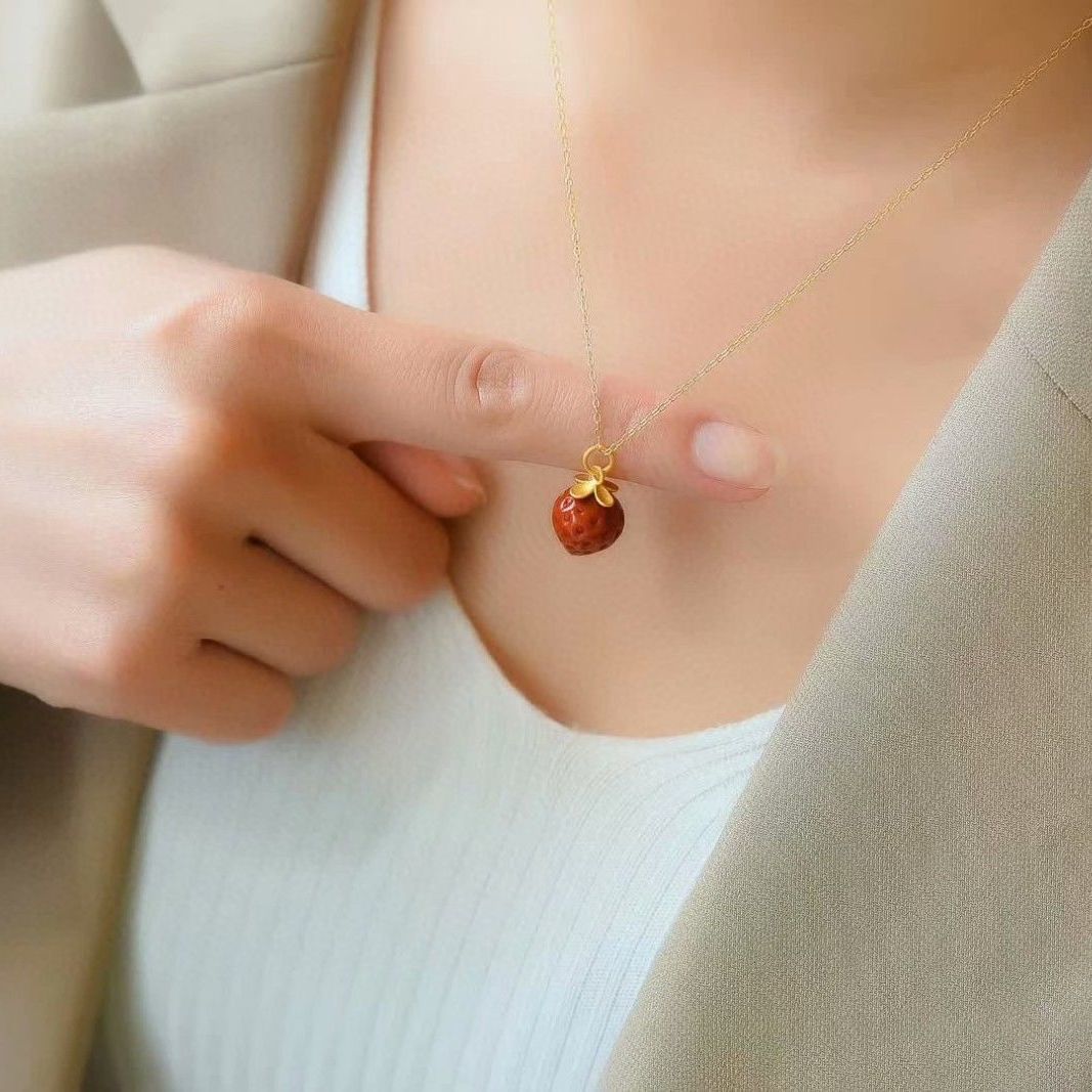 Romantic Gold Pendant for Special Moments