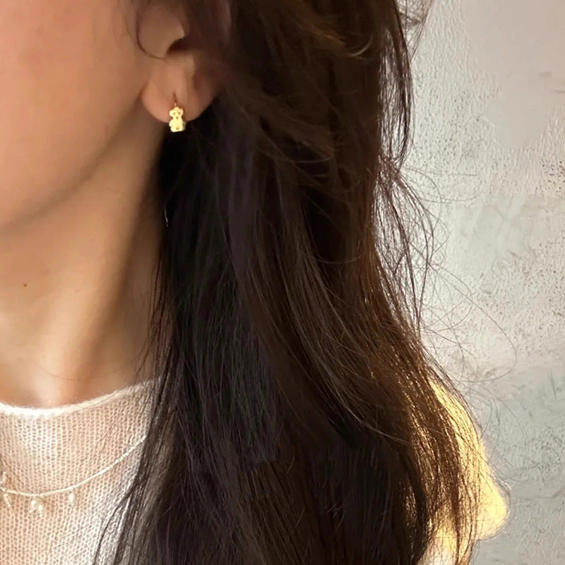 Classic Gold Earring with Timeless Appeal