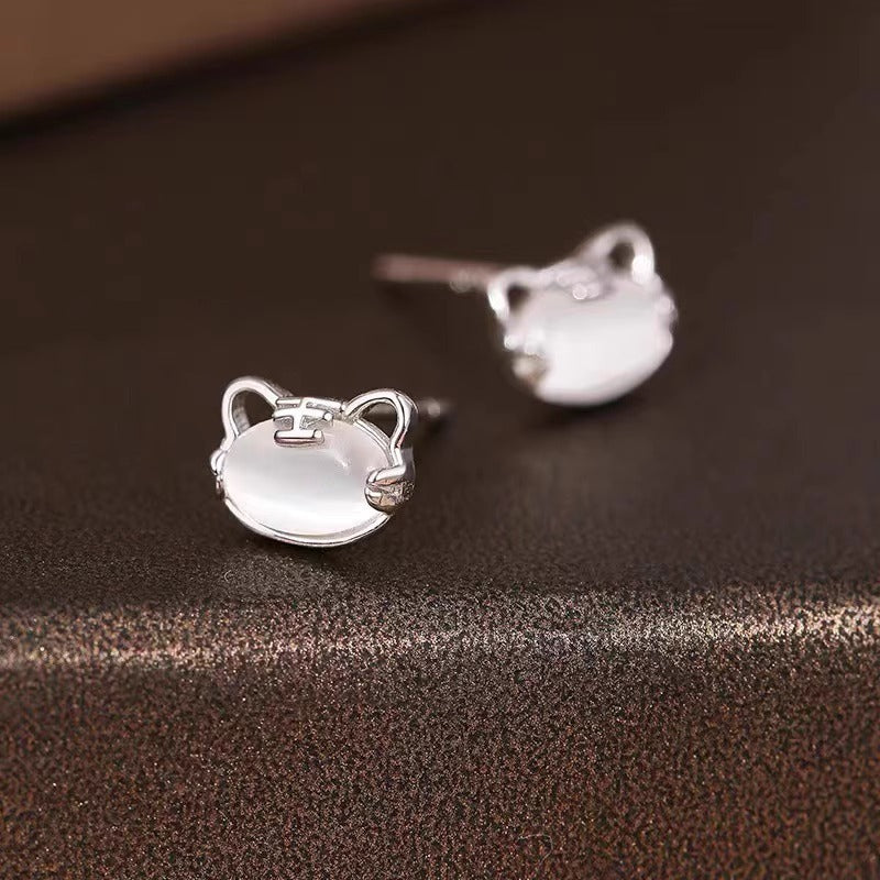 Classic Earring with Timeless Appeal