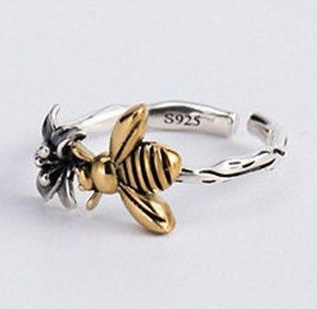 Classic Silver Ring with Timeless Appeal