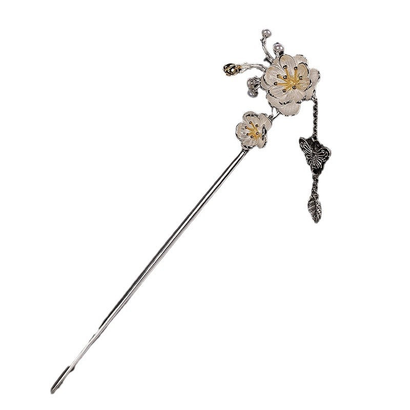 Classic Silver Piece with Timeless Appeal