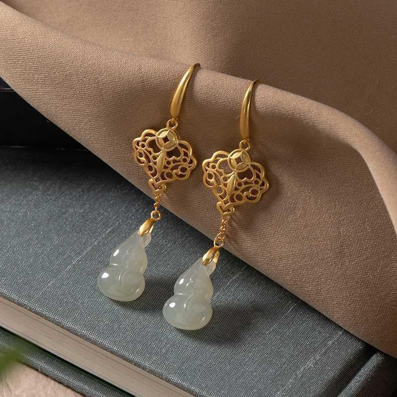 Classic Gold Earring with Timeless Appeal