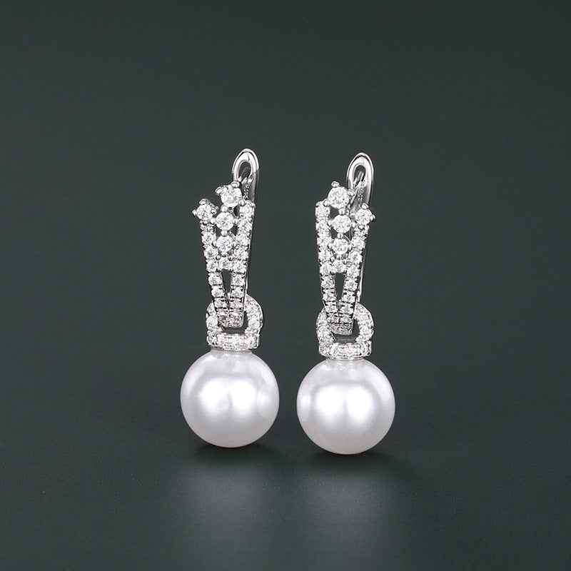 Romantic Pearl Earring for Special Moments