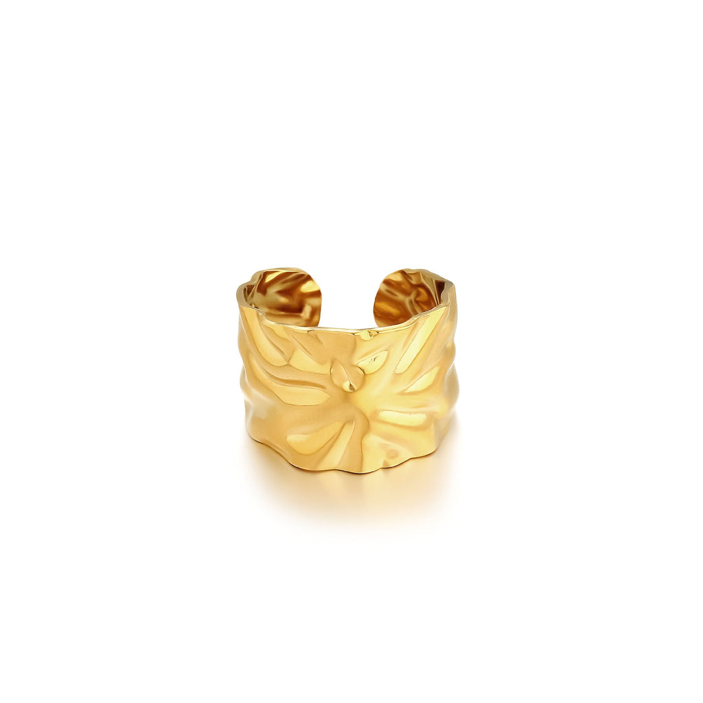 Romantic Gold Ring for Special Moments