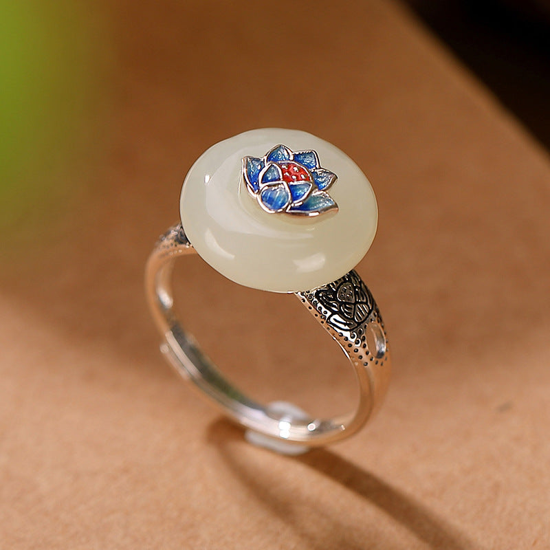 Classic Gold Ring with Timeless Appeal