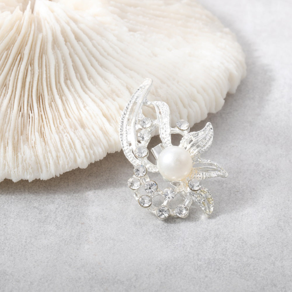 Classic Pearl Piece with Timeless Appeal