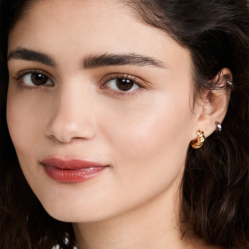 Romantic Gold Earring for Special Moments