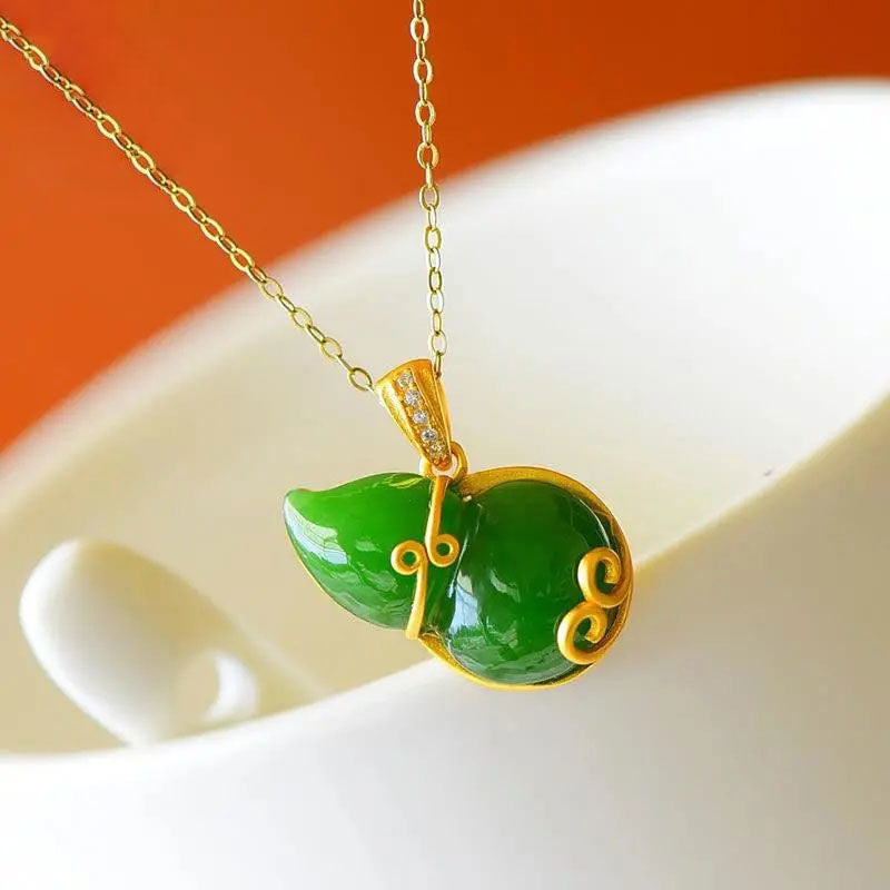 Charming Gold Necklace for Any Occasion