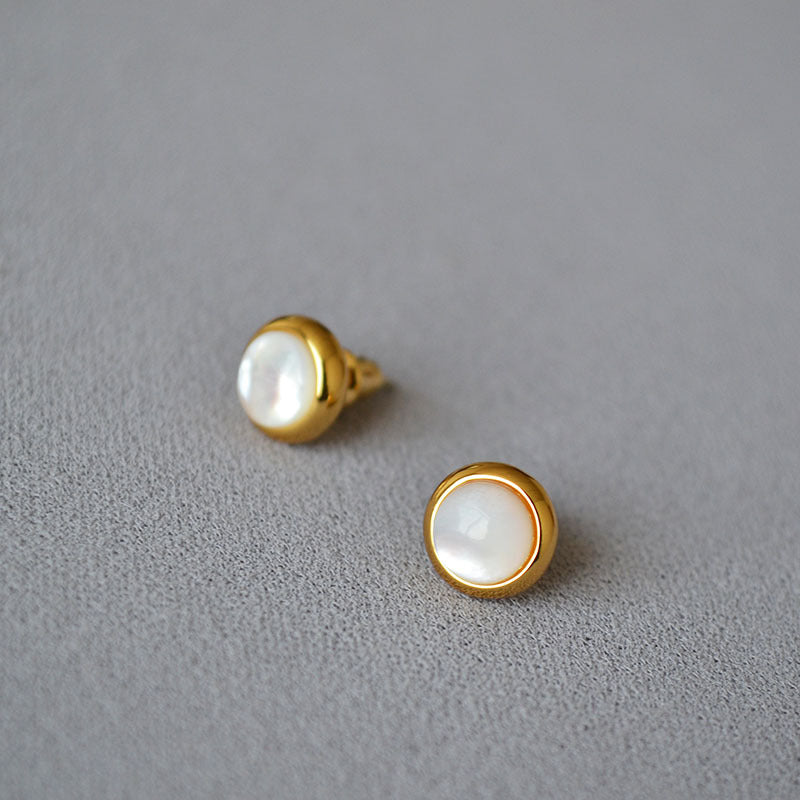 Beautiful Gold Earring with Unique Style