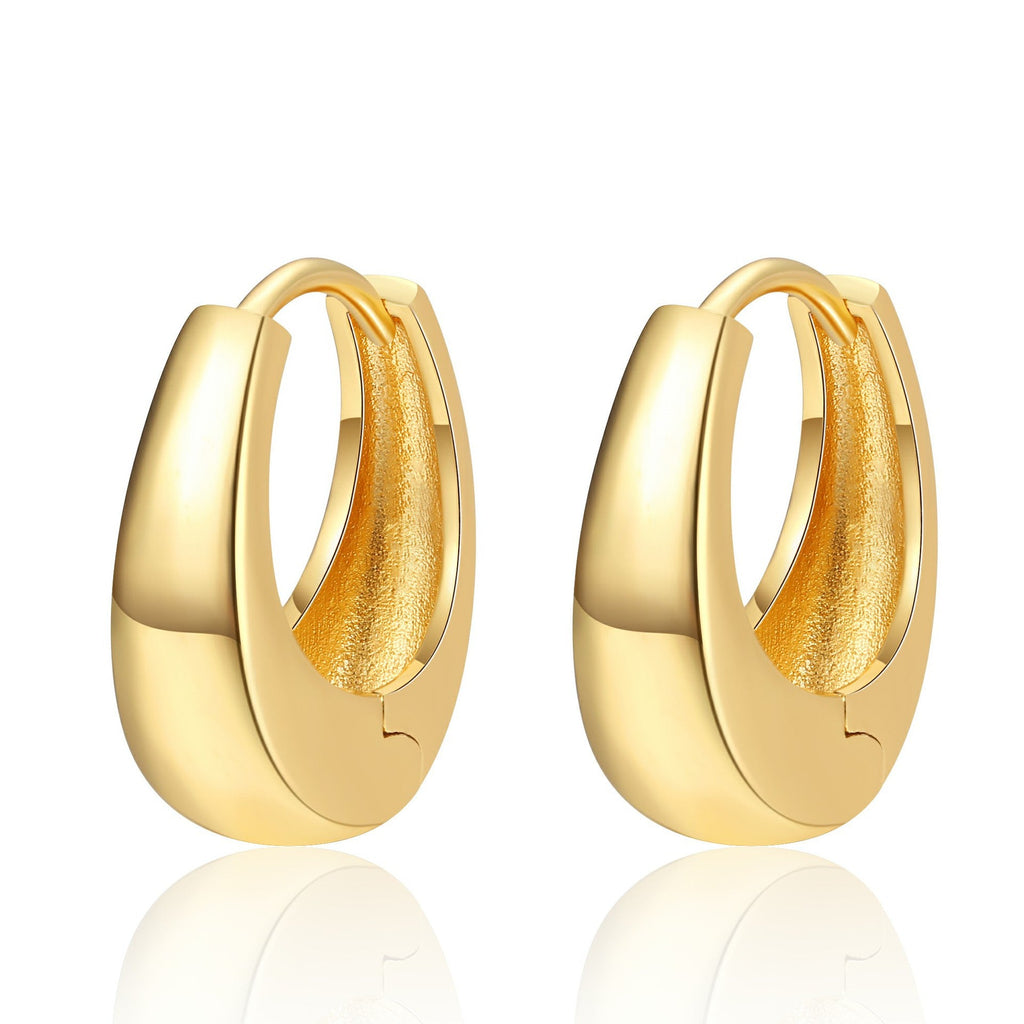 Classic Gold Earring with Timeless Appeal