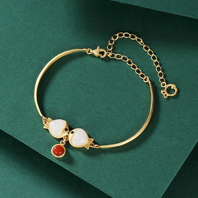Romantic Gold Bracelet for Special Moments