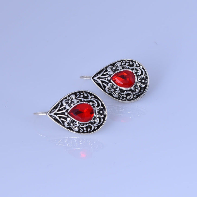 Romantic Silver Earring for Special Moments