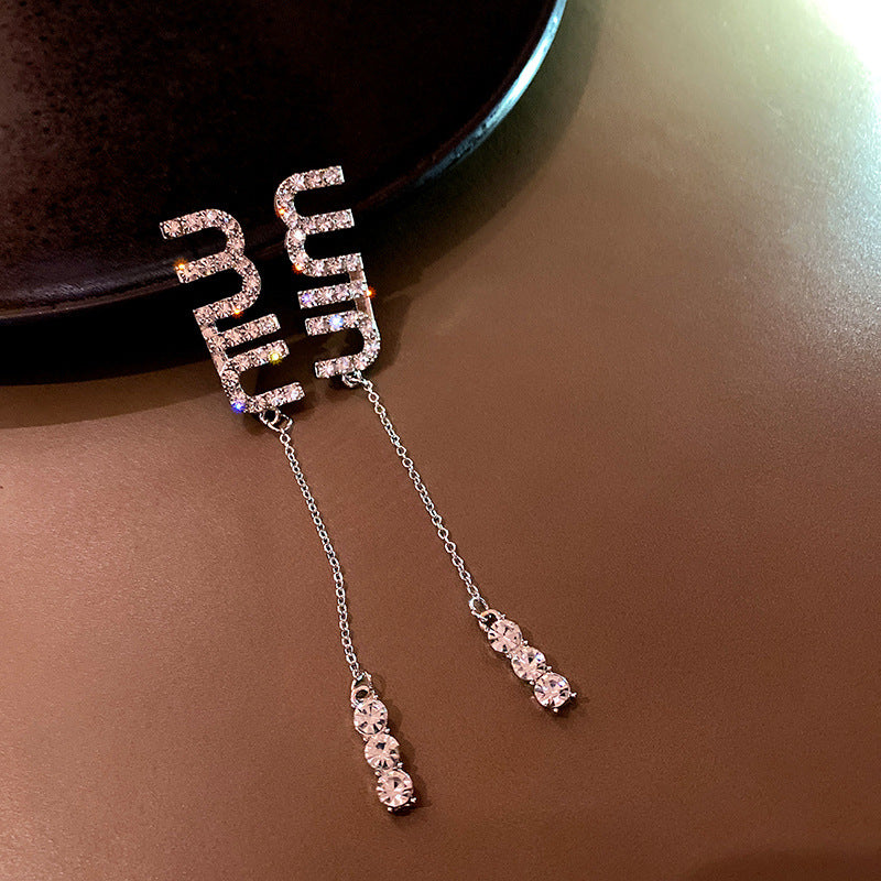 Classic Earring with Timeless Appeal