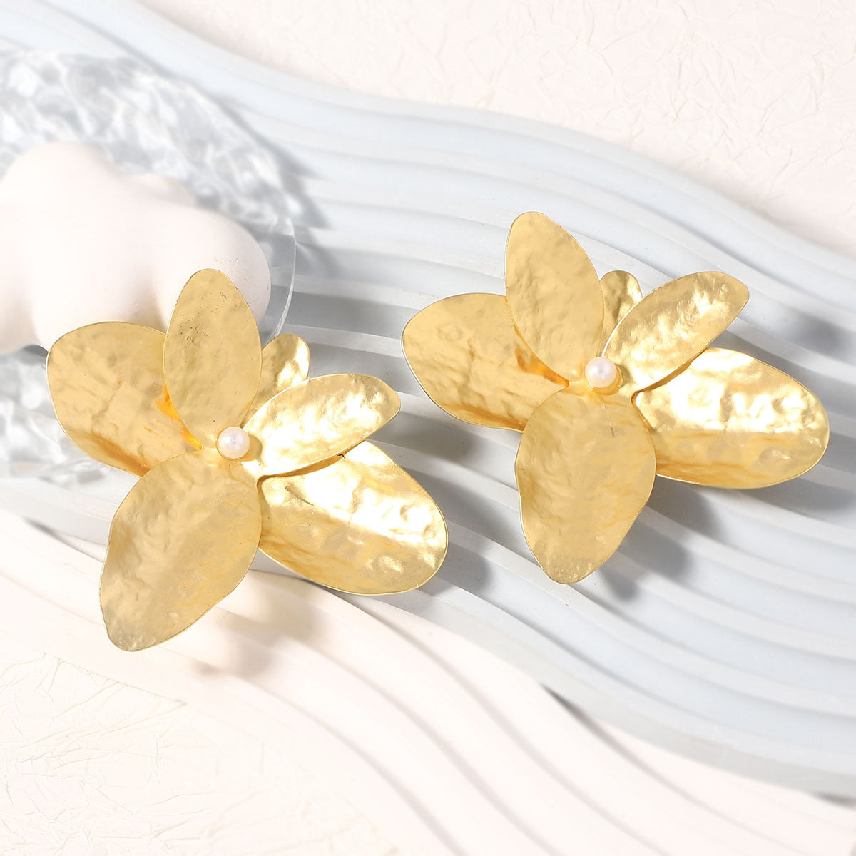 Charming Earring for Any Occasion