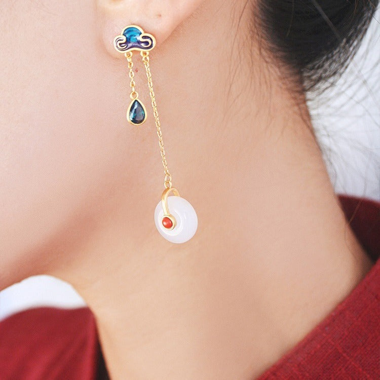 Charming Gold Earring for Any Occasion