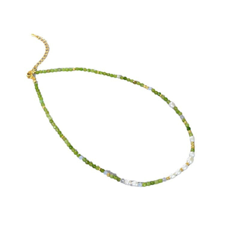 Romantic Pearl Necklace for Special Moments