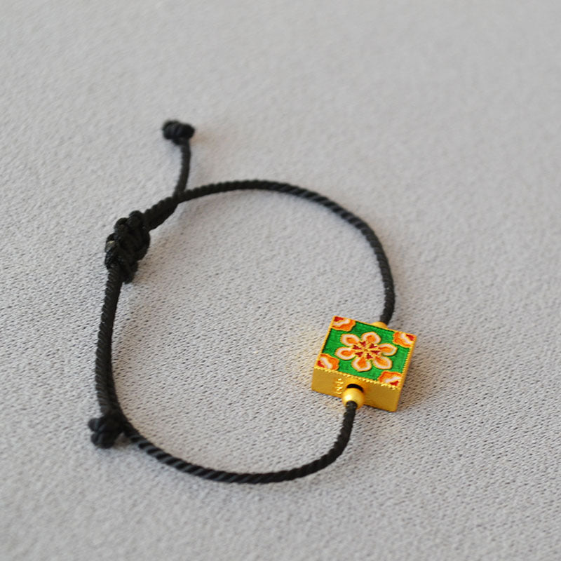 Charming Gold Bracelet for Any Occasion