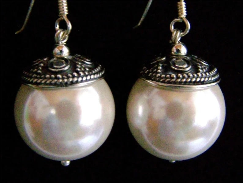 Stunning Pearl Earring for Daily Wear