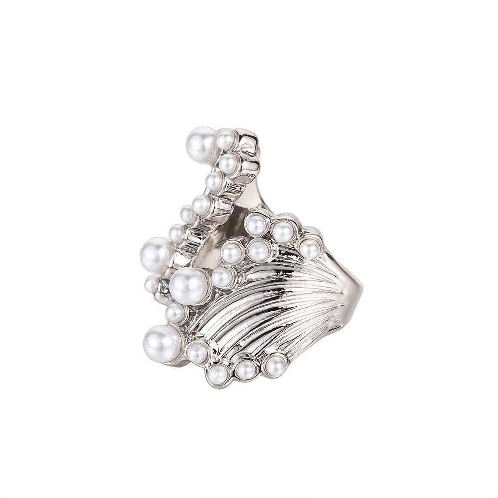 Classic Pearl Ring with Timeless Appeal