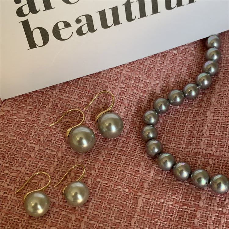 Romantic Pearl Earring for Special Moments