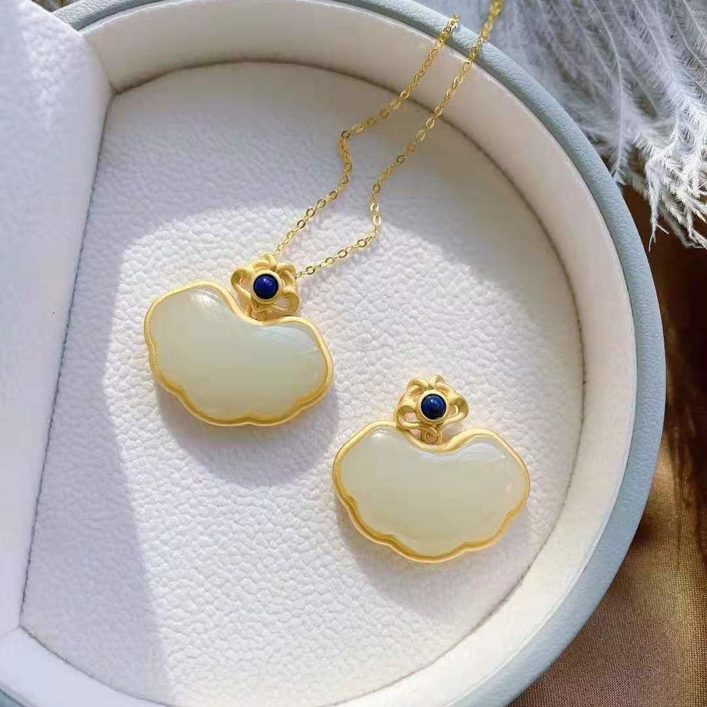 Elegant Silver Necklace for Every Occasion