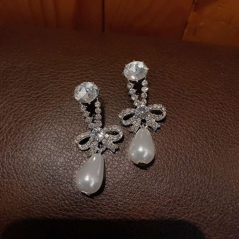 Charming Pearl Earring for Any Occasion