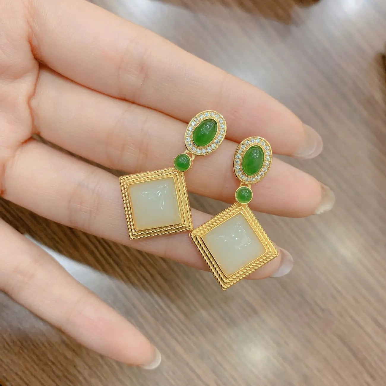 Romantic Silver Earring for Special Moments