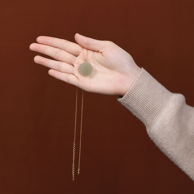 Charming Gold Pendant for Any Occasion