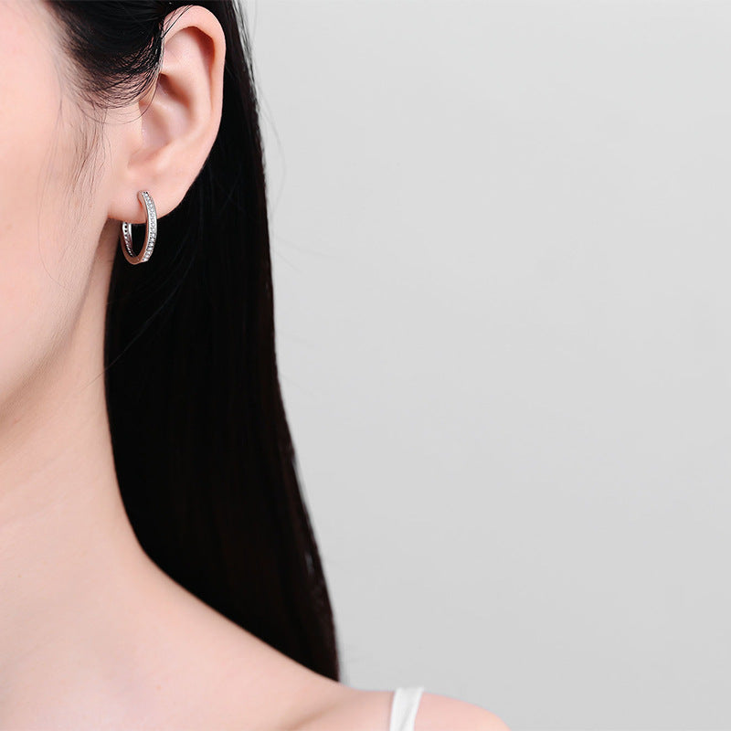 Charming Earring for Any Occasion