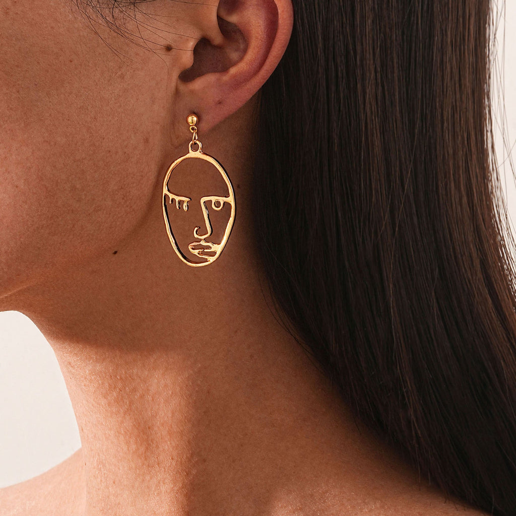 Beautiful Gold Earring with Unique Style