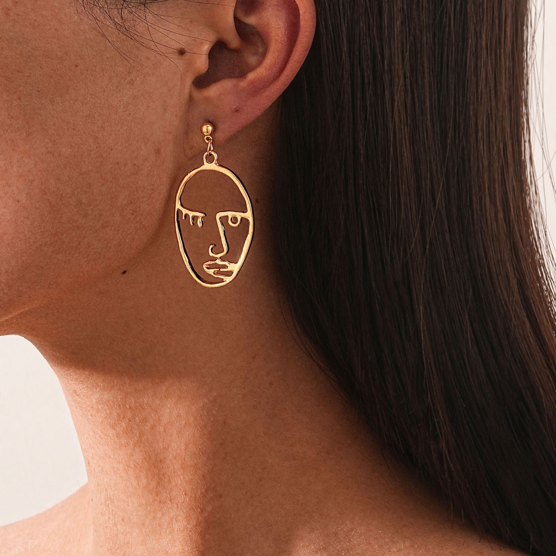 Beautiful Gold Earring with Unique Style
