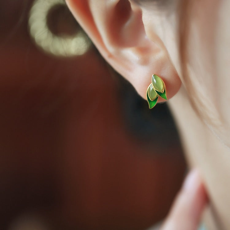 Charming Silver Earring for Any Occasion